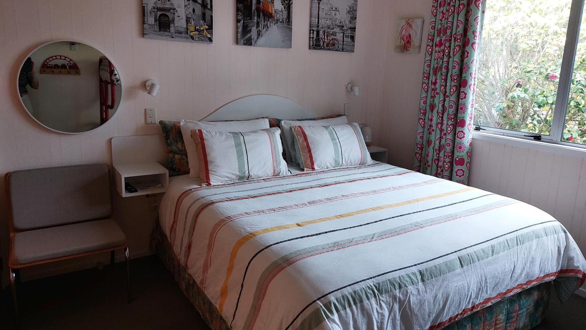 Bed And Breakfast Happy Home Taupo Accommodation エクステリア 写真