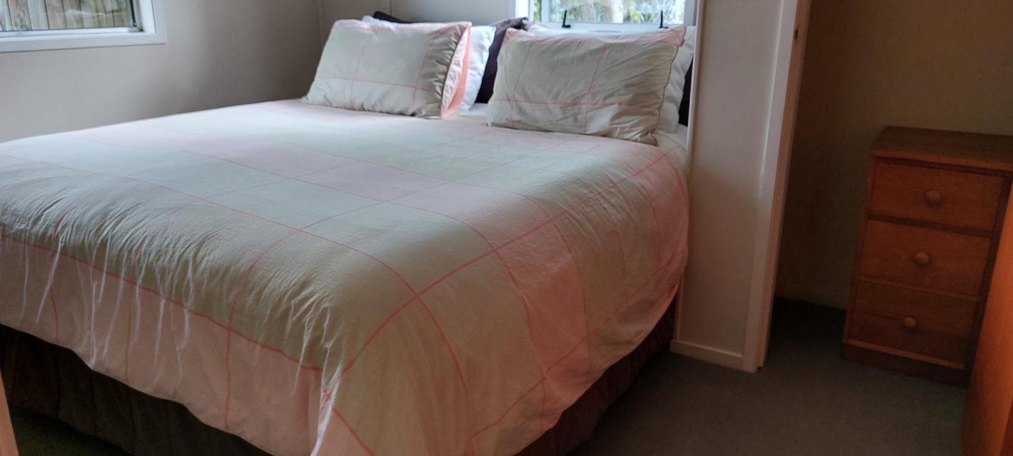 Bed And Breakfast Happy Home Taupo Accommodation エクステリア 写真