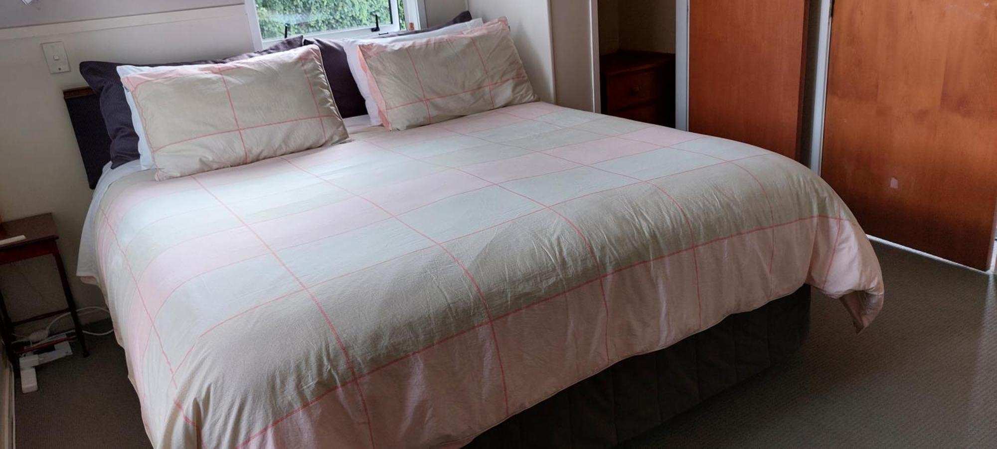 Bed And Breakfast Happy Home Taupo Accommodation エクステリア 写真