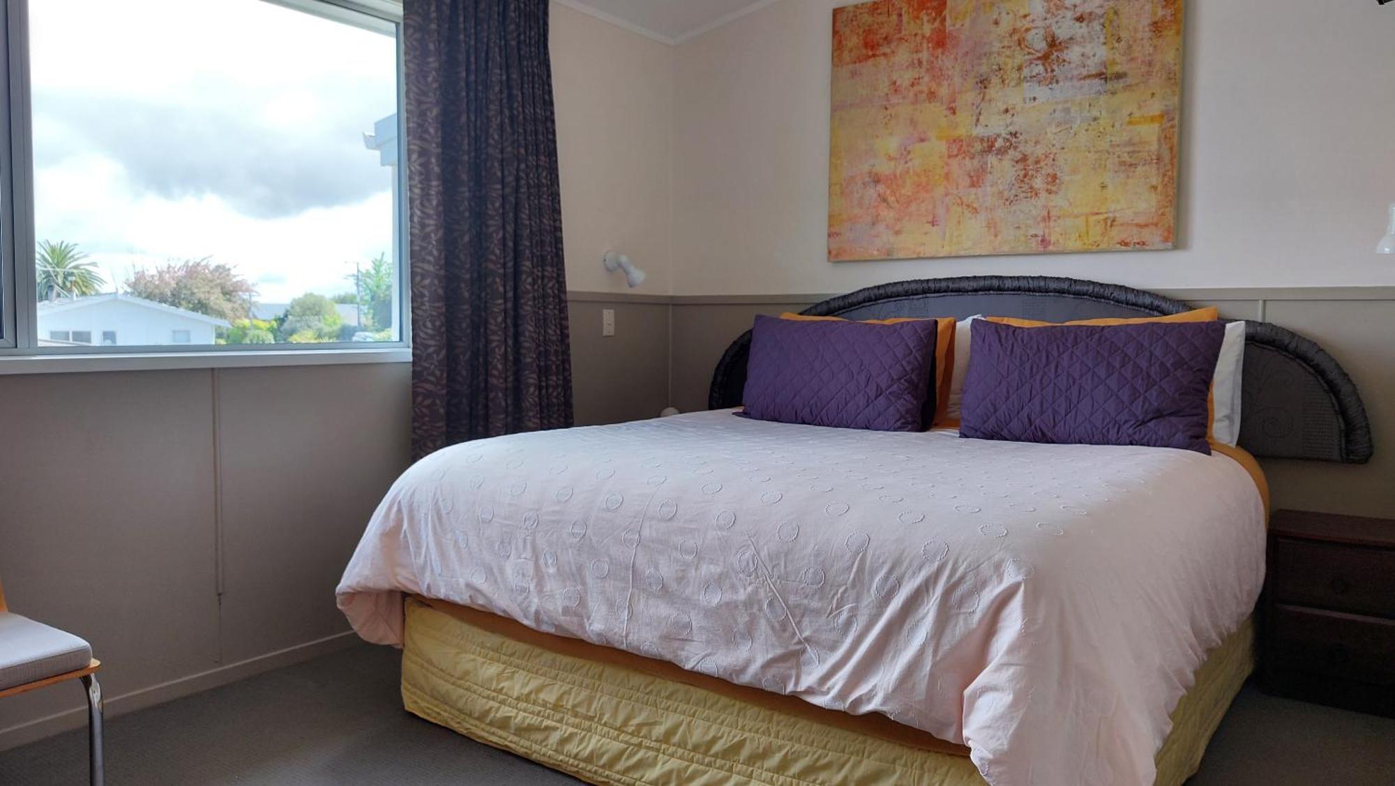 Bed And Breakfast Happy Home Taupo Accommodation エクステリア 写真