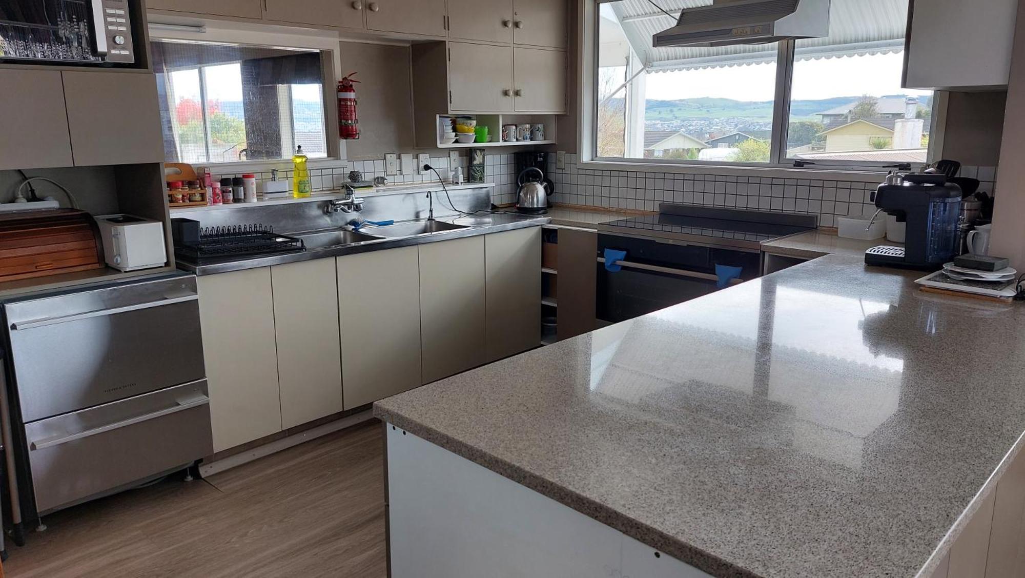 Bed And Breakfast Happy Home Taupo Accommodation エクステリア 写真