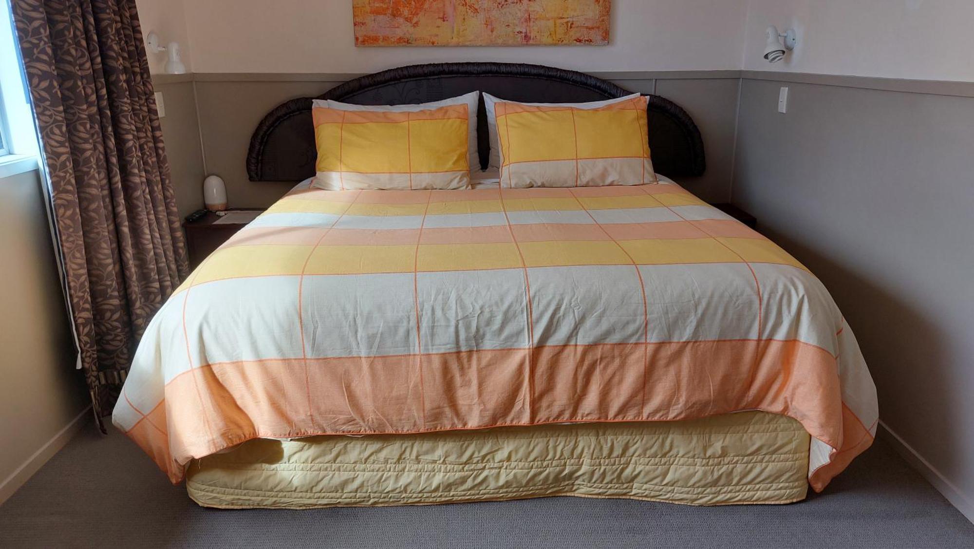 Bed And Breakfast Happy Home Taupo Accommodation エクステリア 写真