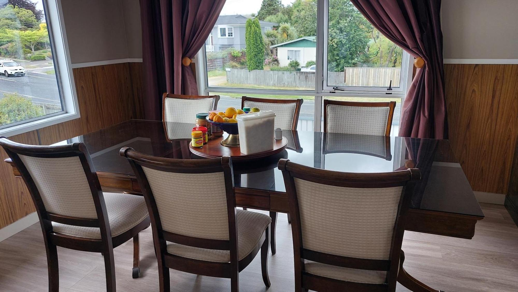 Bed And Breakfast Happy Home Taupo Accommodation エクステリア 写真
