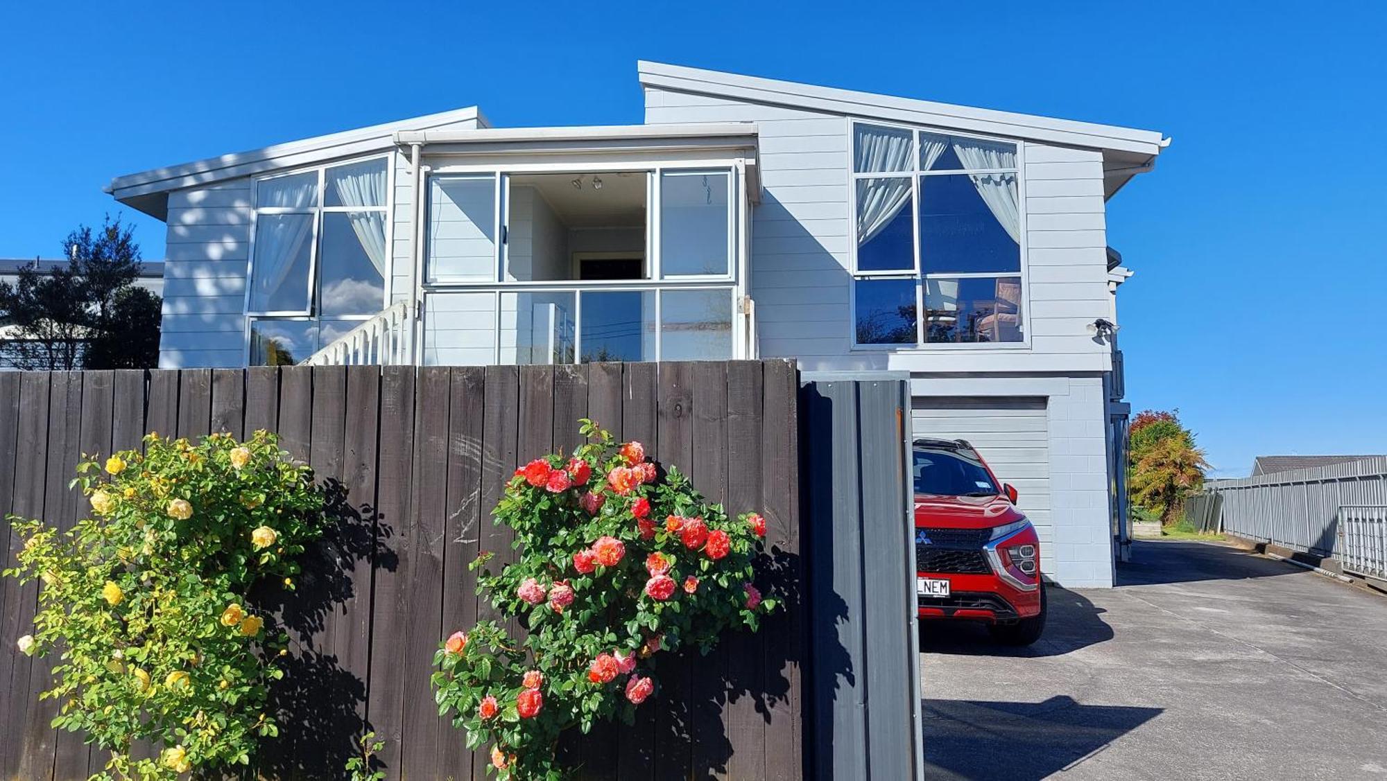 Bed And Breakfast Happy Home Taupo Accommodation エクステリア 写真