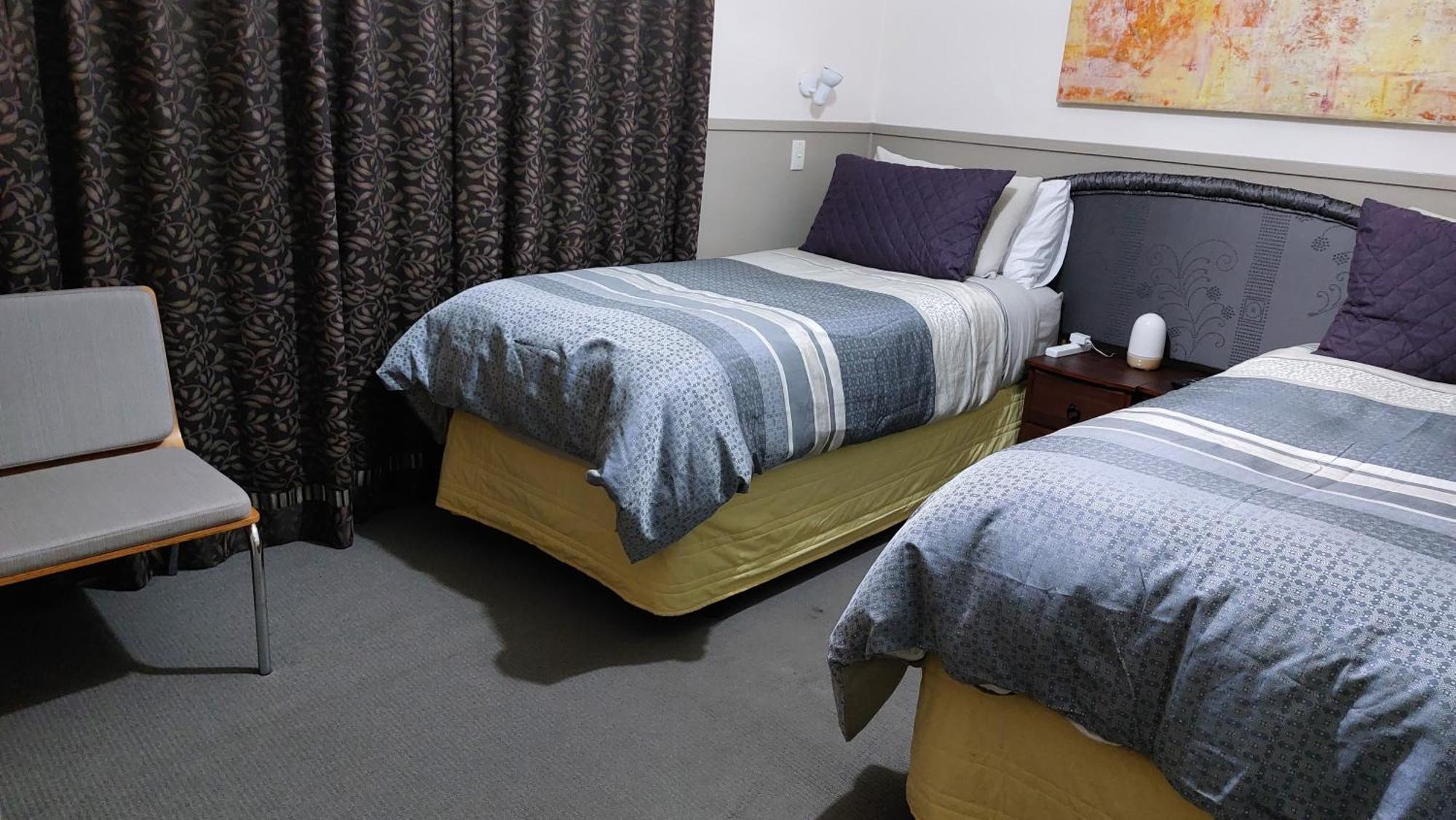 Bed And Breakfast Happy Home Taupo Accommodation エクステリア 写真