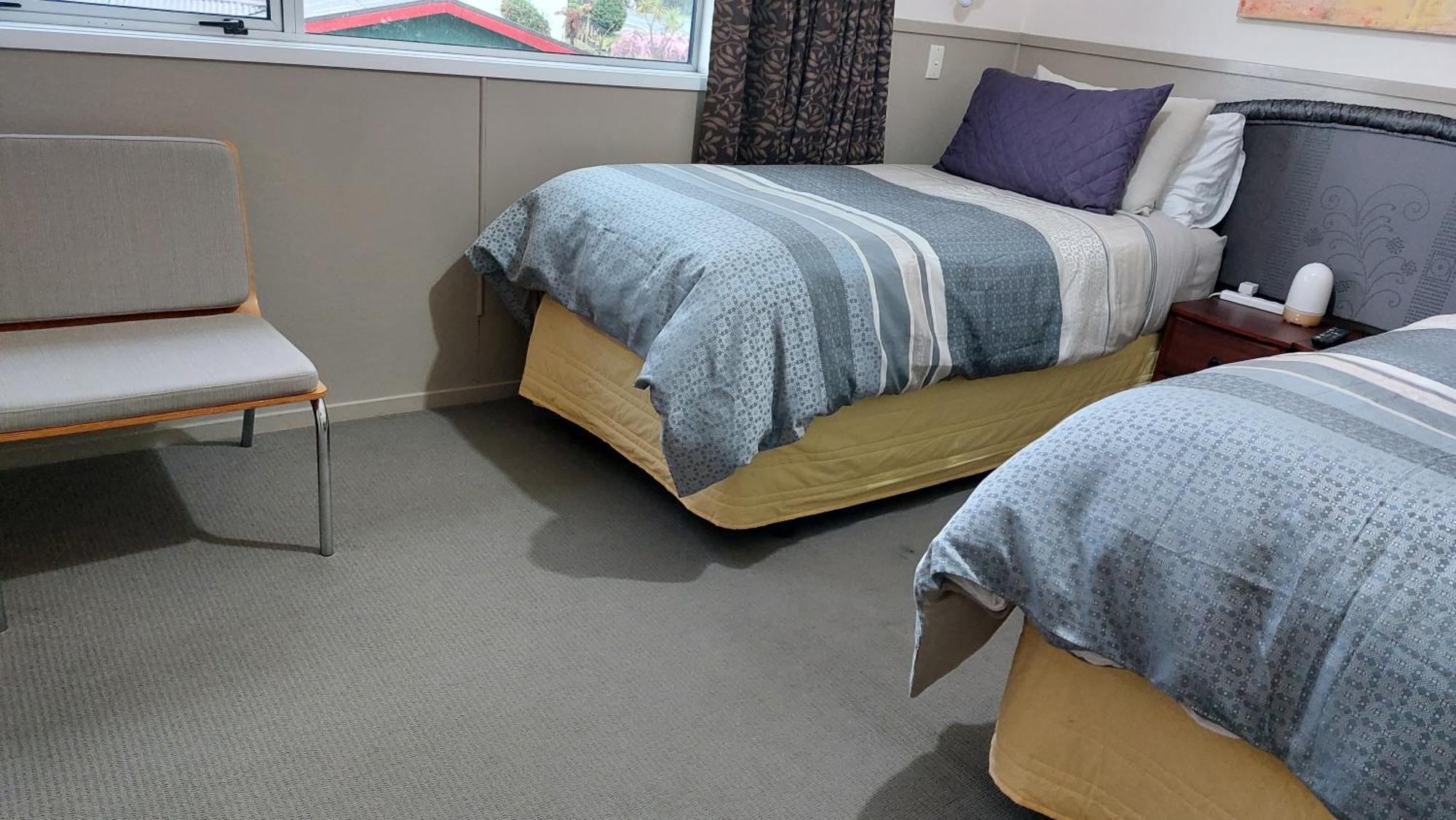 Bed And Breakfast Happy Home Taupo Accommodation エクステリア 写真