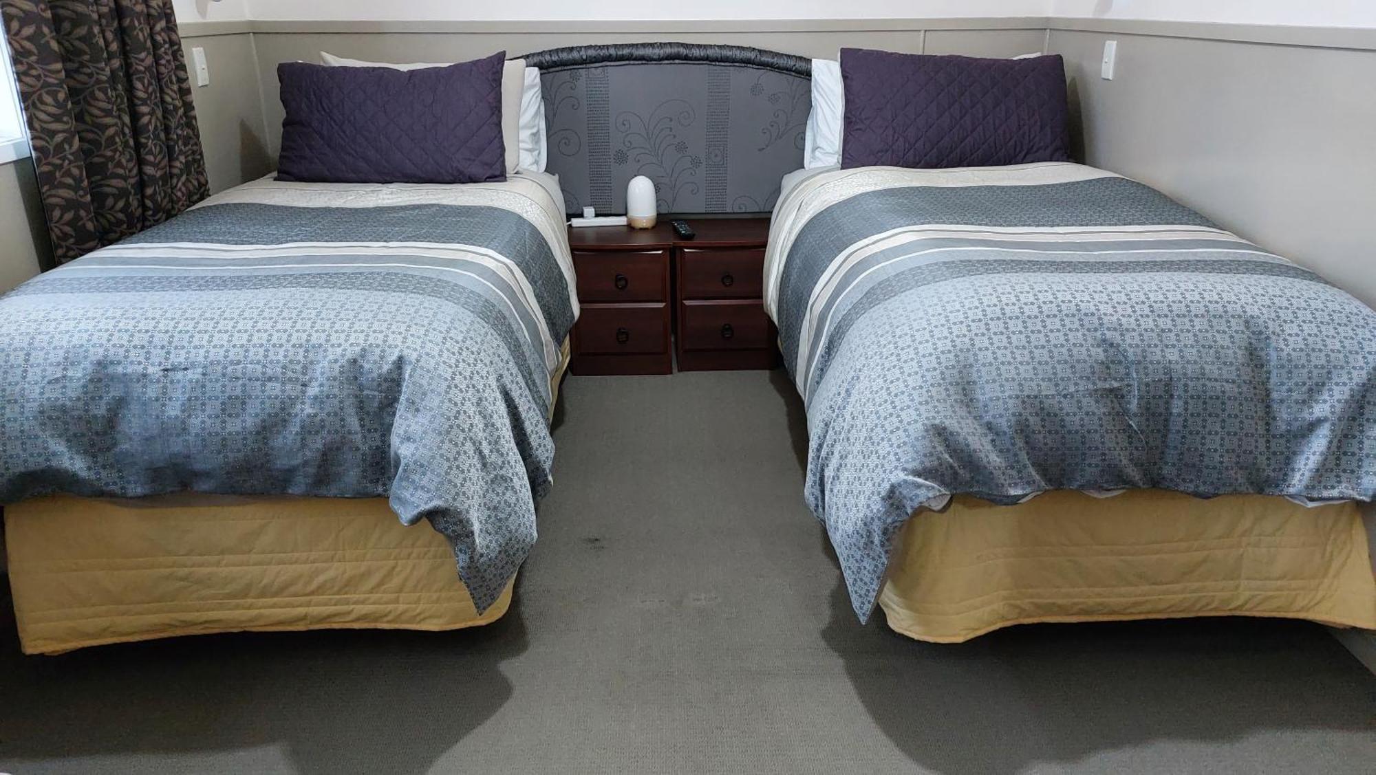Bed And Breakfast Happy Home Taupo Accommodation エクステリア 写真