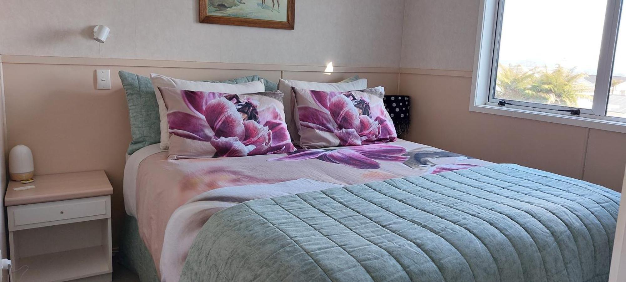 Bed And Breakfast Happy Home Taupo Accommodation エクステリア 写真
