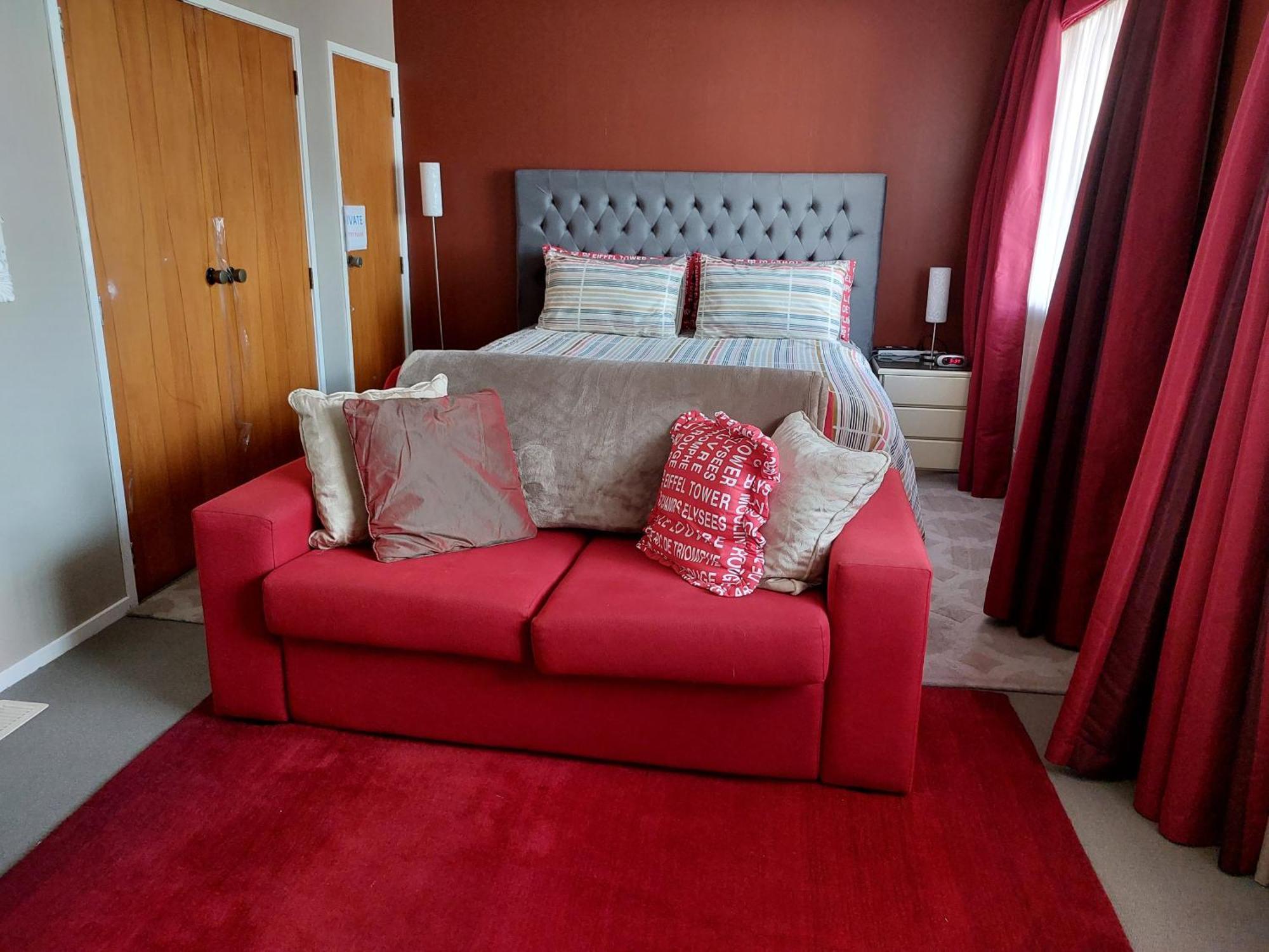 Bed And Breakfast Happy Home Taupo Accommodation エクステリア 写真